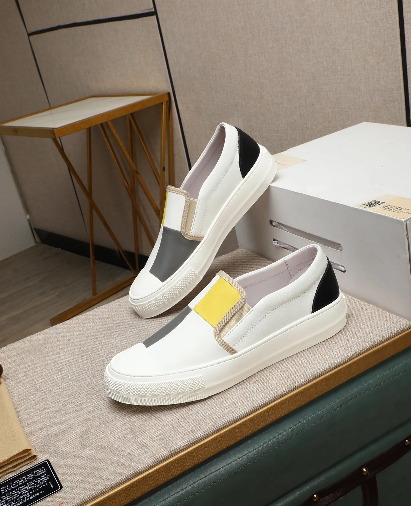 Men's shoes 💰440 GUCCI🔍The latest model is on sale at the counter at the same time. Original calfskin imported from Italy, genuine leather lining, (high-end, extravagant and classy), exquisite workmanship, sole: original sole provided by the original factory, ⚠Exclusive double-layer movable molded sole super comfortable⚠, real shot 🎬The real thing is better🔍🔍"High quality·Follow the item" Code number 38-44